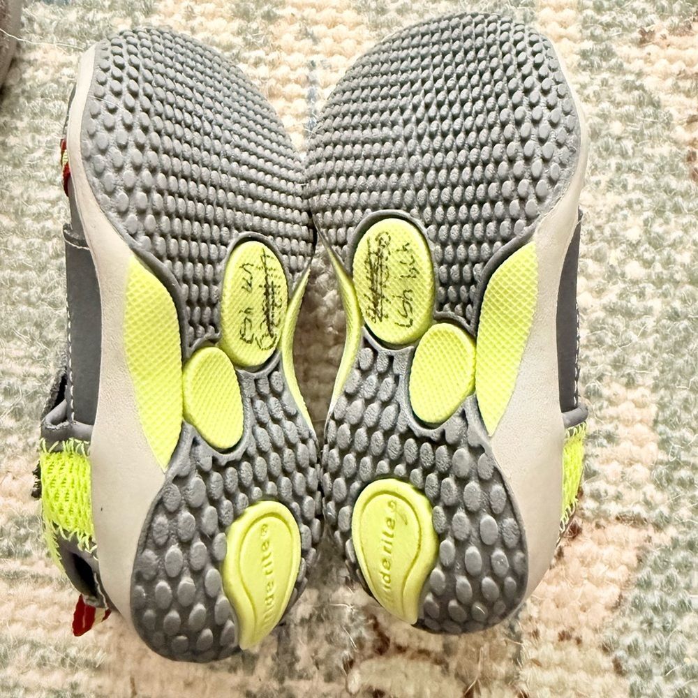 Stride Rite Stylish Kids Shoes - Gray and Blue size 4.5 - Picture 6 of 10